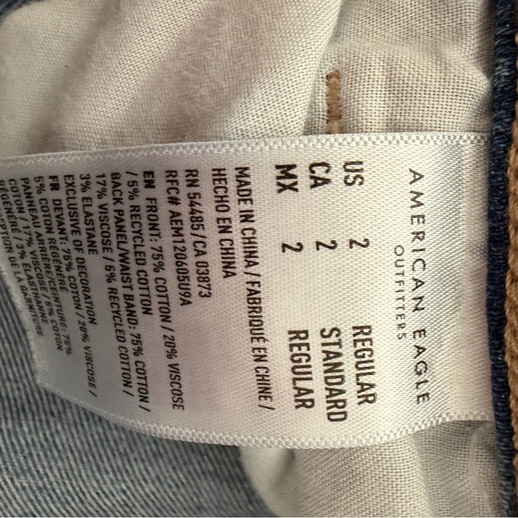GUC Distressed American Eagle Jeans Size 2 High Rise Mom Jeans - Picture 7 of 8
